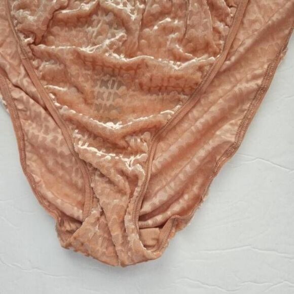 SKIMS EMBOSSED LOGO SIDE STRING PANTY NWT - Picture 3 of 9